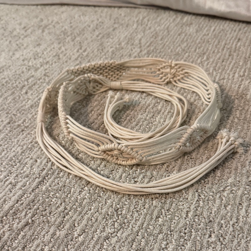 EUC 70s Vintage Cream Macrame Belt